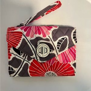Vera Bradley Your Turn Smartphone Wristlet. Cheery Blossoms Pattern. NWT